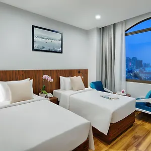 Happy Life Grand & Rooftop Skybar **** Ho Si Minh-város